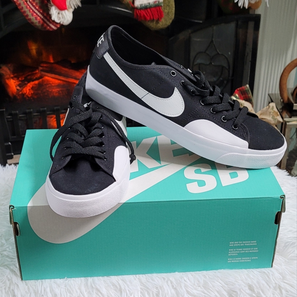 Nike SB Blazer Court Black-White Men’s sneakers